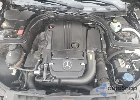 2015 Mercedes-Benz C 250 из США, поврежденный, VIN WDDGJ4HB3FG430958